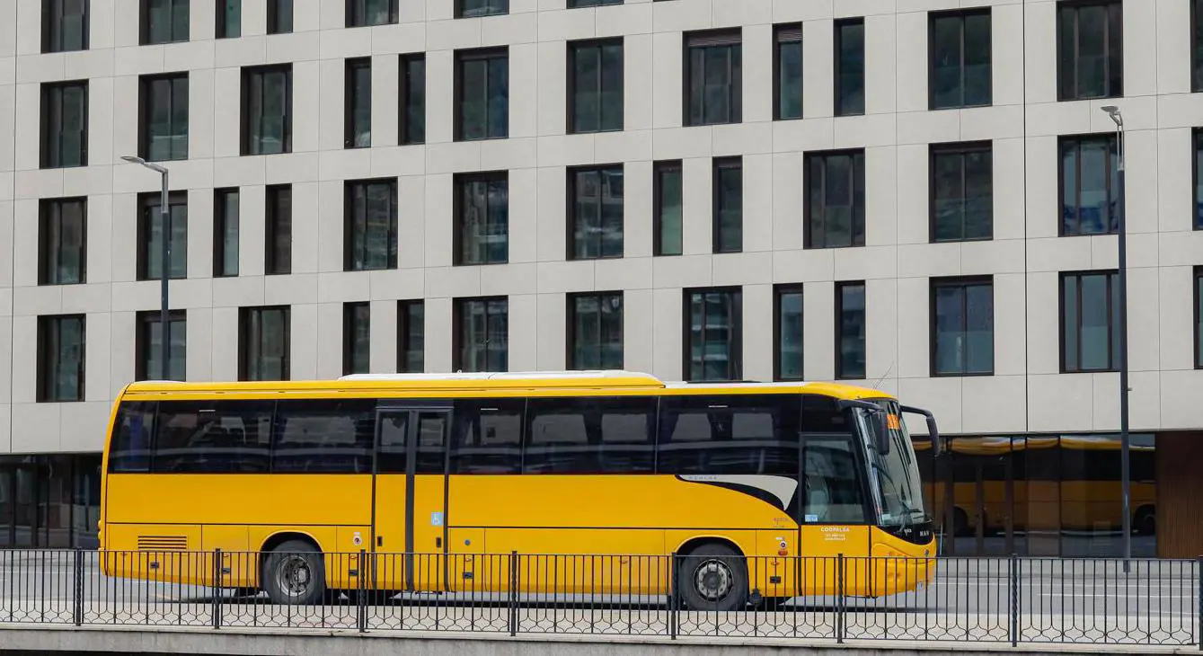 El reforç del servei de bus destinat als estudiants de segona ensenyança, conegut com a Bus Lliure, passa a anomenar-se Bus Estudiant (BE)
