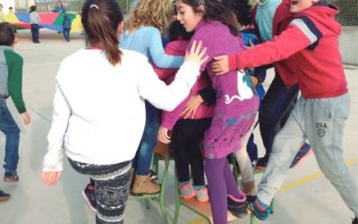 Cómo puede el aprendizaje cooperativo modificar la organización en la escuela